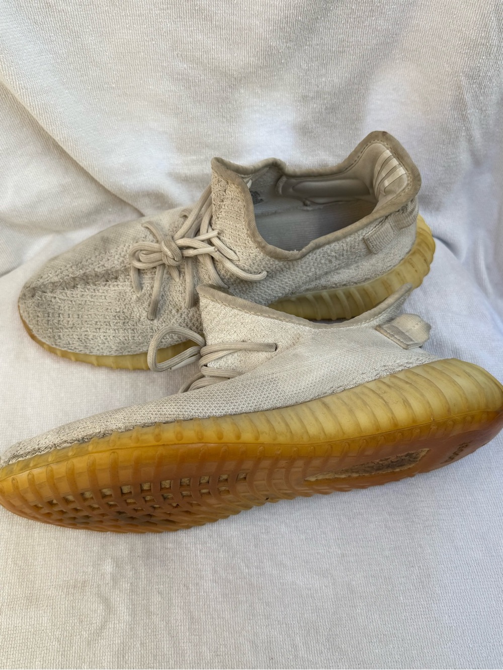 Adidas Yeezy - Picture 2 of 5